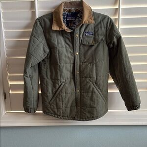 Patagonia Forest Green lightly Quilted Jacket with Tan Collar